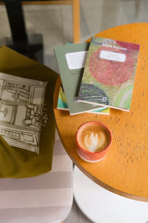 Evde Sıcacık Bir Okuma Köşesi Nasıl Oluşturulur?